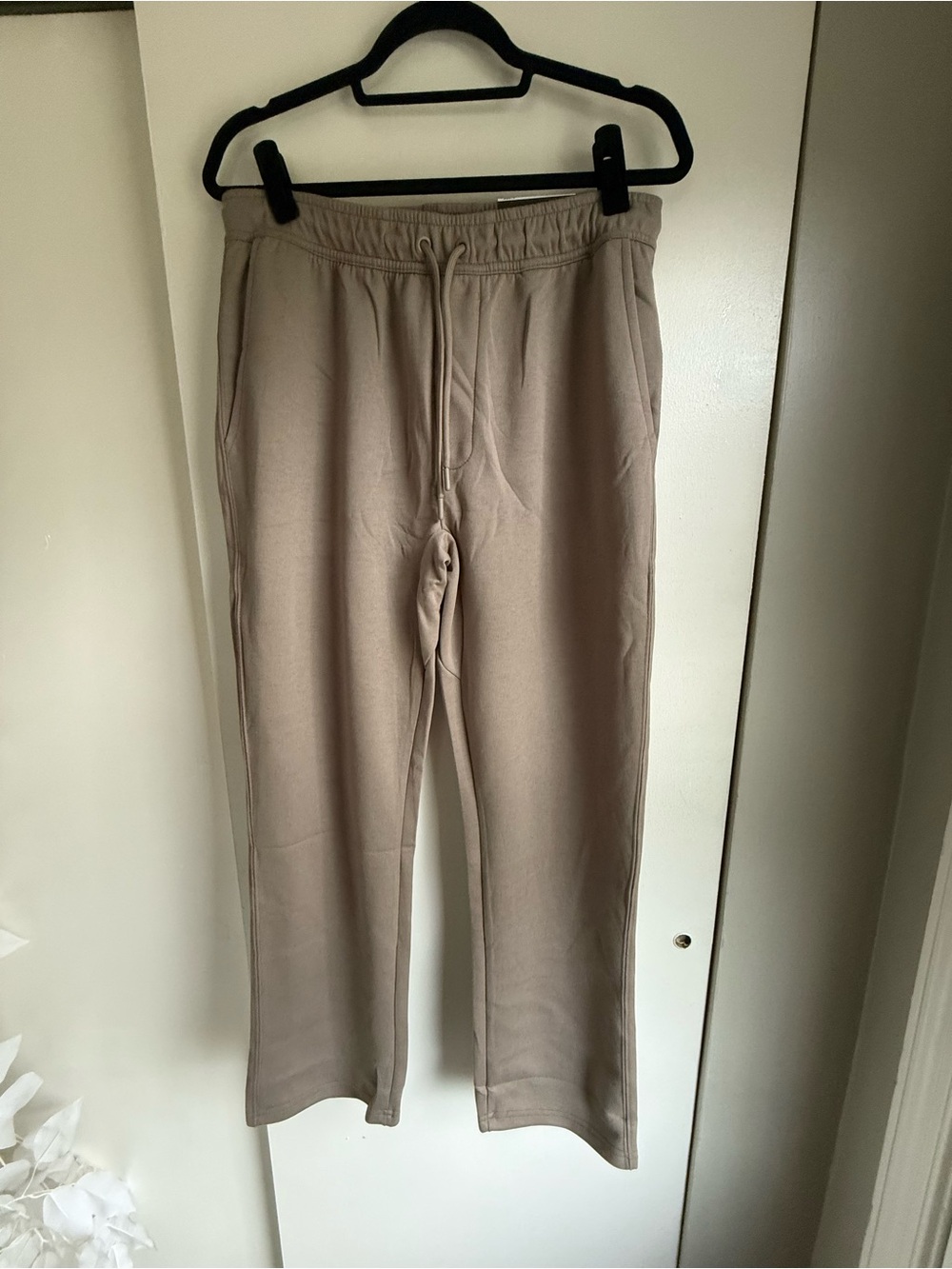 Men's Relaxed Drawstring Joggers in Taupe
